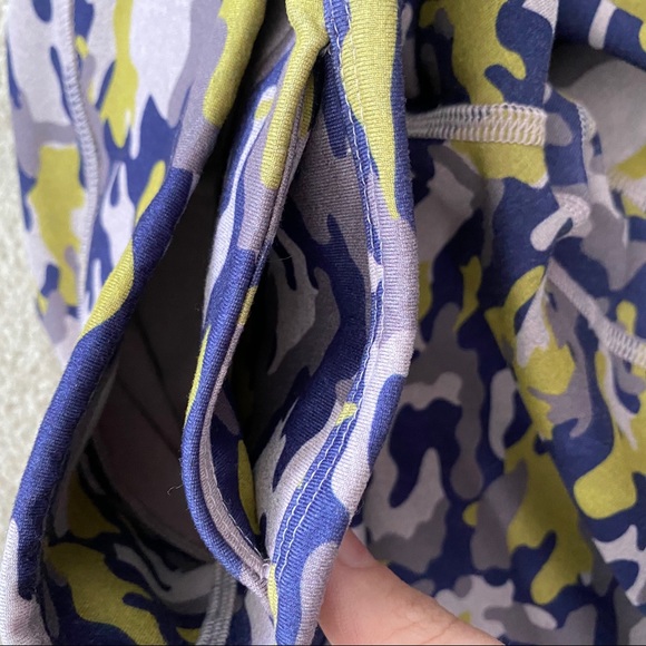 Lime Lite Camo Fabletics Mid Rise Leggings - Picture 6 of 6